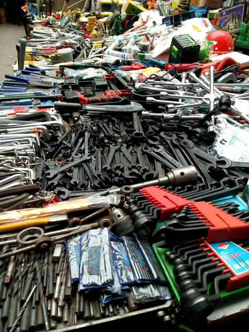 五金工具批零一體 零售業(yè)務(wù)的挑戰(zhàn)與機(jī)遇